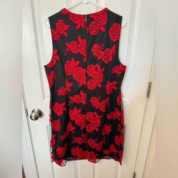 Donna Karan Dress NWT Embroidered Red Roses Blk Sz 14 *see photos & description - Picture 5 of 9